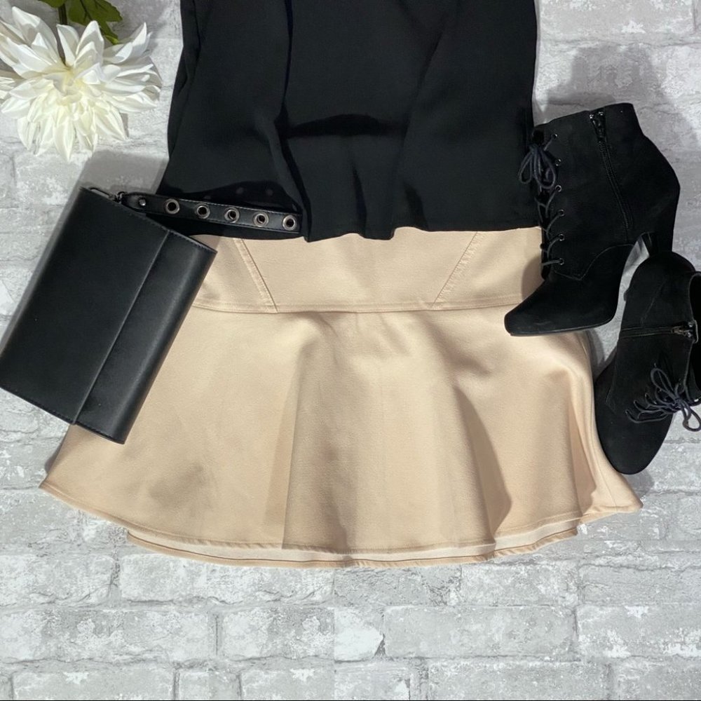 SOLD | 🔥SALE🔥 Club Monaco Cream Circle Skater Lined Skirt - Picture 8 of 15